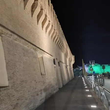 Joseph's House Гостевой дом Чивитавеккья